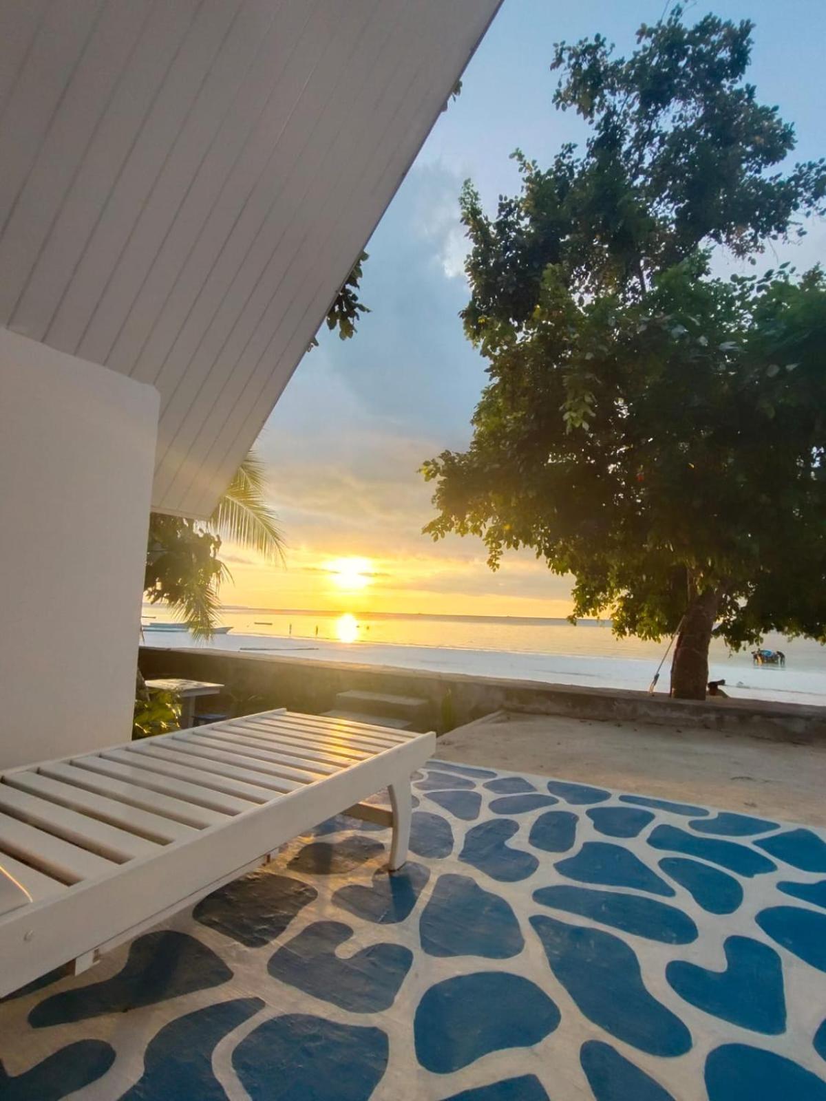 Tria Maria Cottage Ngurbloat Dış mekan fotoğraf